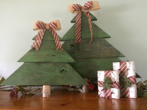 DIY Rustic Christmas Decor. Learn how to make wood Christmas Trees.