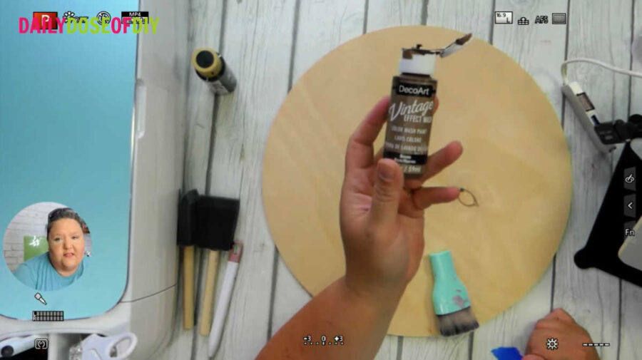 DecoArt Vintage Effect Wash paint in brown