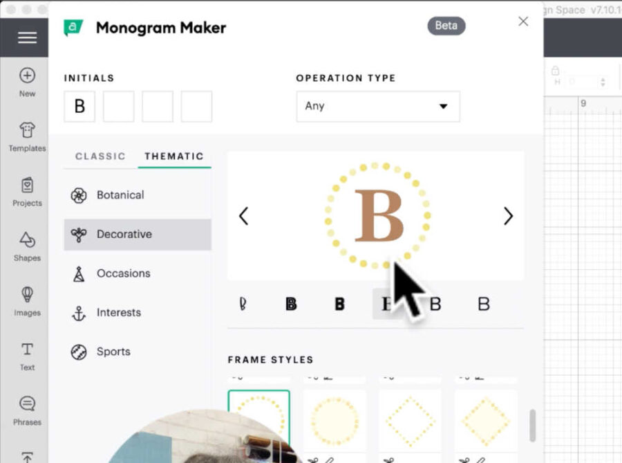 Single letter monogram with frame in Cricuts monogram maker