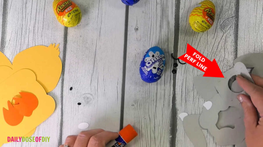 showing perforation lines that need to be folded on the bunny design