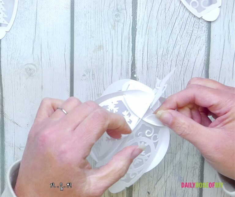 DIY Light Up 3D Paper Christmas Ornaments You'll Love - Daily Dose of DIY
