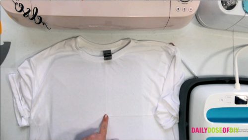Finding the middle of your shirt to make custom shirts with vinyl