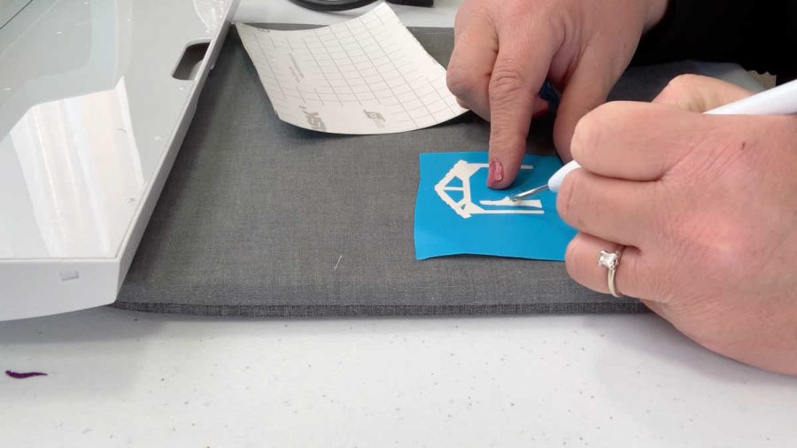 Stencil to make wood buned wood slice ornaments