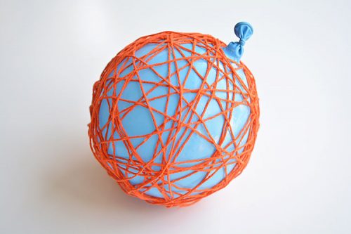 making a yarn pumkin